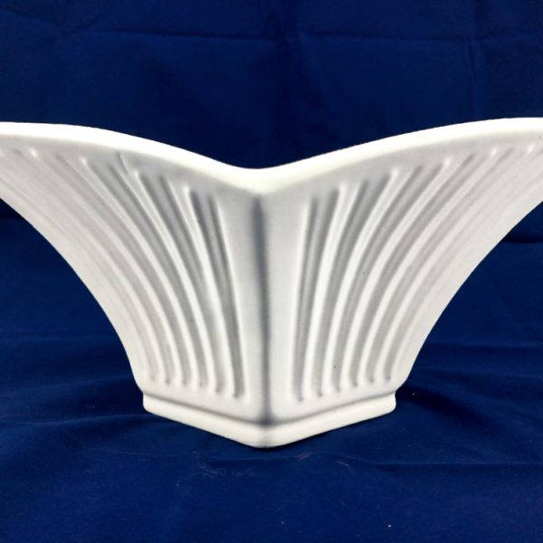 Crown Lynn Metro Vase, ivory. Made by Crown Lynn Kiwi.